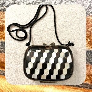 🍭3/$15 vintage 1980s elegant black & white checkered cross body bag open clasp